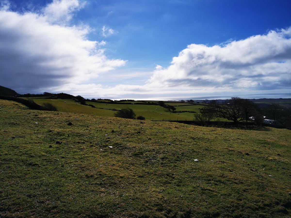 Ty Gwennol Near Gilfach Goch Apartment Llanbedr  Exterior photo